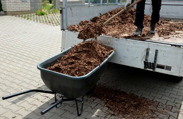 Bulk Mulch Delivery in Hayward