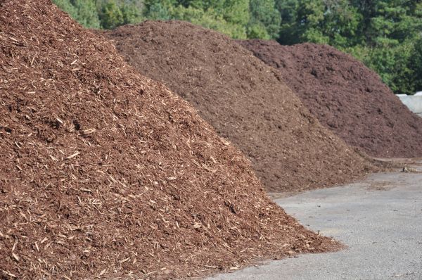 Brown Mulch Delivery in Hayward