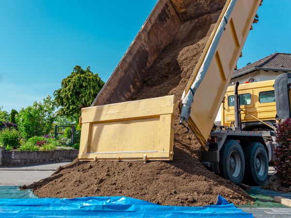 Landscaping Soil Delivery in Hayward
