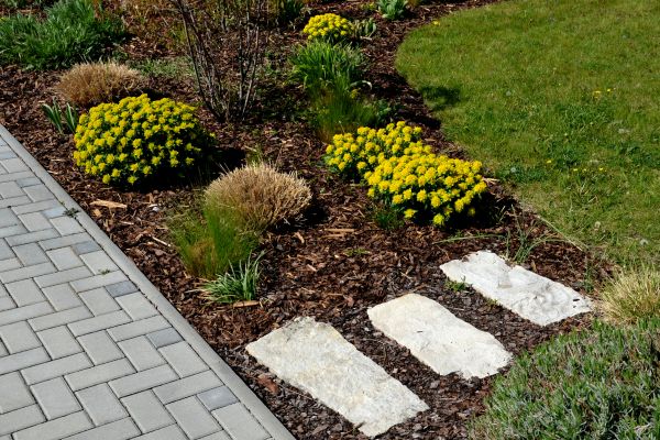 Garden Mulch Installation in Hayward